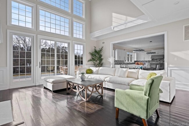 Building Photo - 490 Montauk Hwy