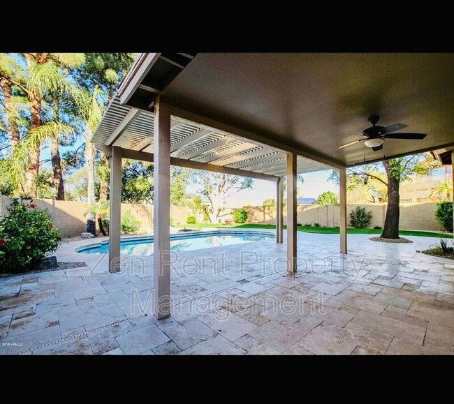 Building Photo - 426 S Burk St