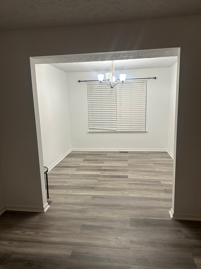 Building Photo - 701 Cedar Crest Ct