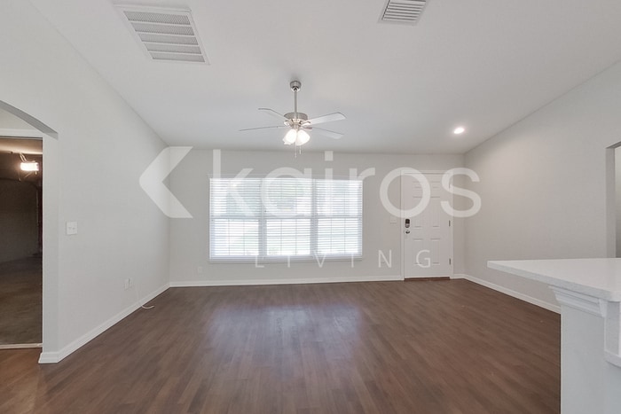 Building Photo - 3820 SE 136th Pl