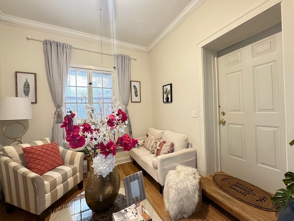 Building Photo - 918 Green Bay Rd