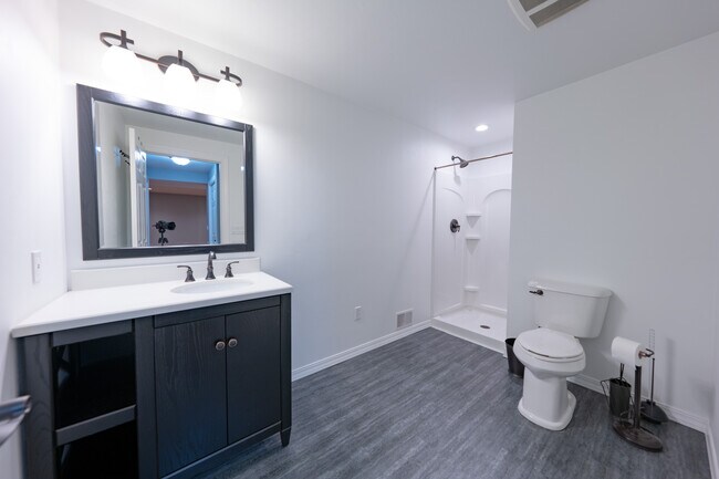 Building Photo - 3400 Riverstone Ct