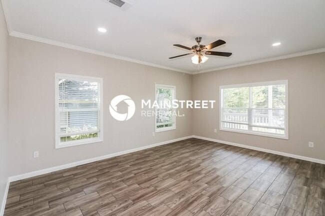 Building Photo - 4 Bedroom Pet-Friendly Home in Houston, TX with Main Street Renewal