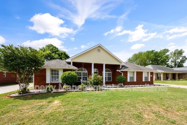 Building Photo - 125 Coldsprings Dr