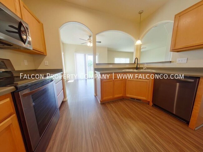 Building Photo - 6224 Saddlebred Way