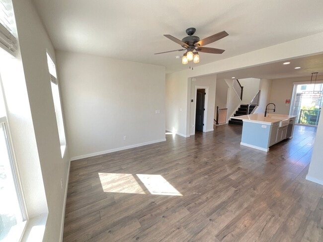 Building Photo - 4 Bedroom Home Available Near E Woodmen Rd & Rangewood Dr!