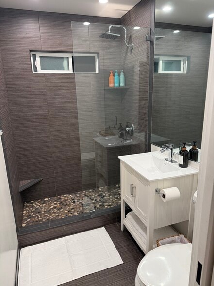 Building Photo - 221 Esparto Ave