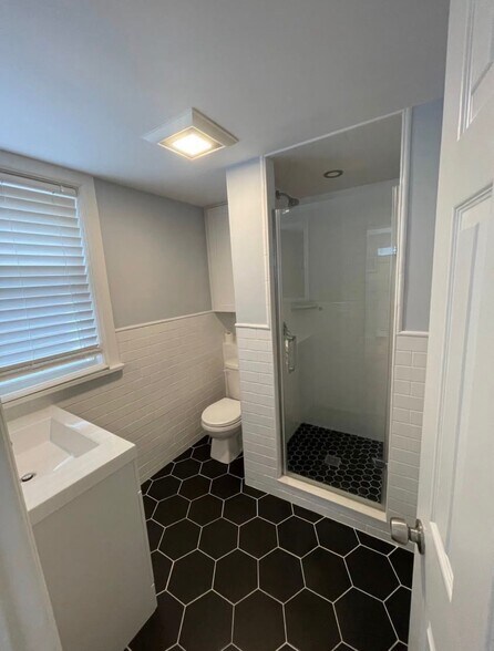 Building Photo - 224 Commerce St