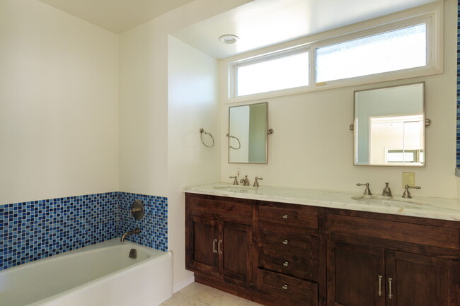 Bathroom - 14332 Greenleaf St