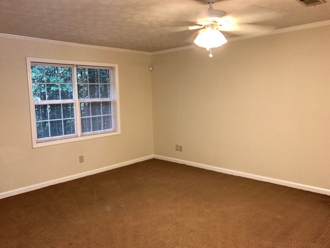 Building Photo - 330 Winding River Dr