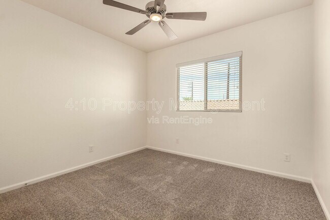 Building Photo - 5216 S 16th Pl