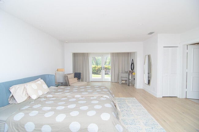 Building Photo - 8208 Twin Lake Dr