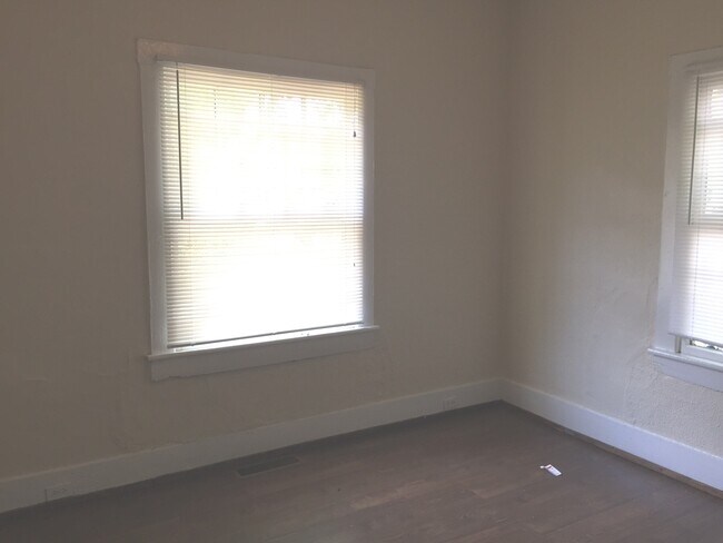 Building Photo - Home for rent in Avondale