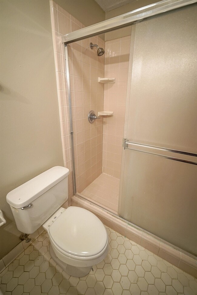 Building Photo - 3005 Tipperary Dr