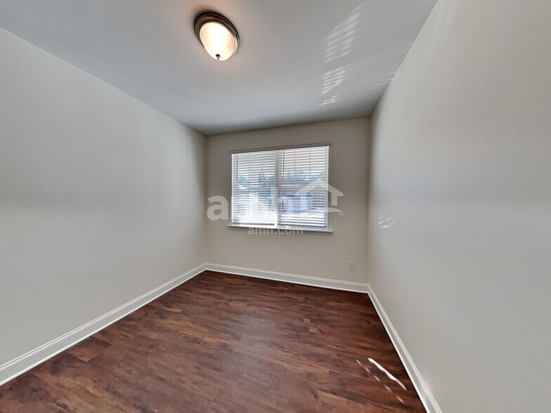 Building Photo - 7027 Garrett Ct