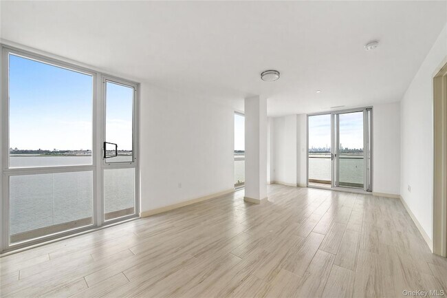 Building Photo - 109-09 15th Ave