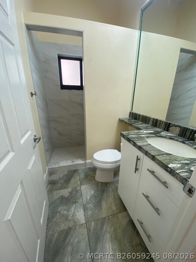 Building Photo - 3090 S Oakland Forest Dr