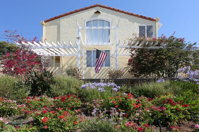 Building Photo - 69 Point San Pedro Rd