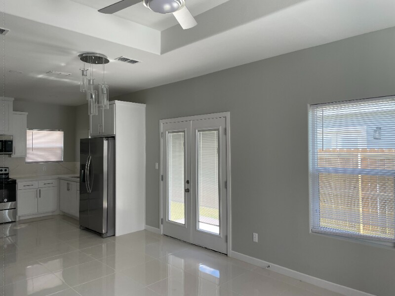 Building Photo - 312 W Rutherford Ave