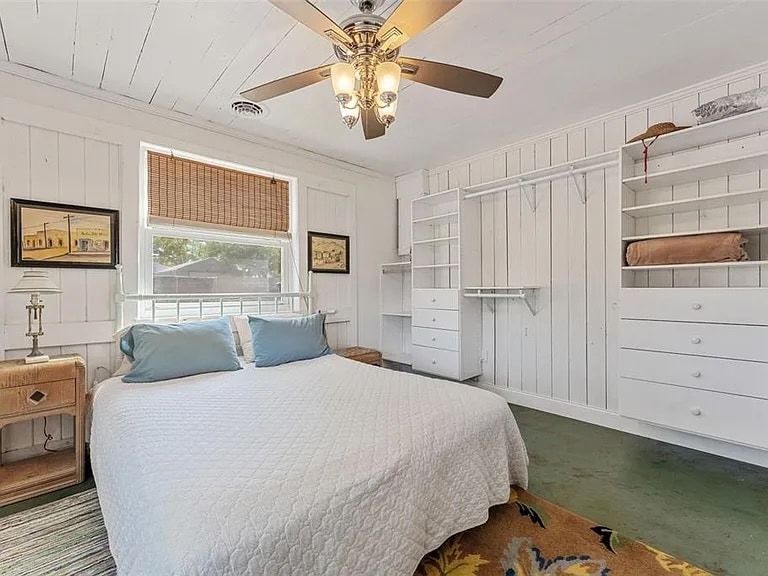 Building Photo - 1604 58th St S