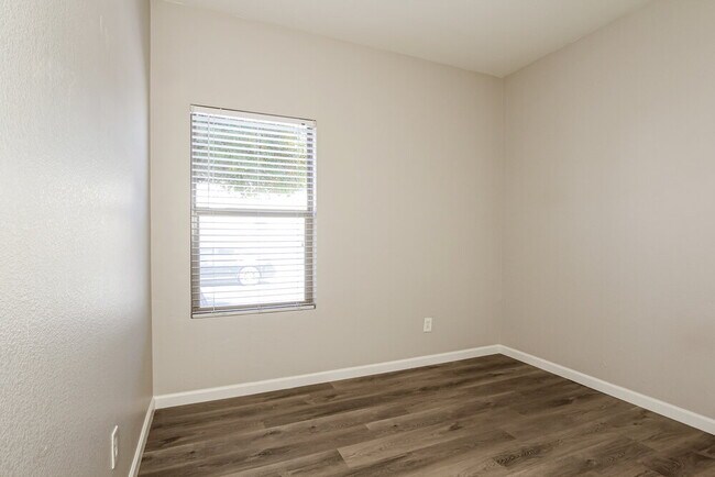 Building Photo - 735 E Michigan Ave