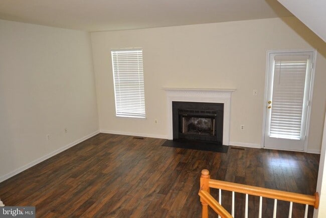 Building Photo - 6340 Demme Pl