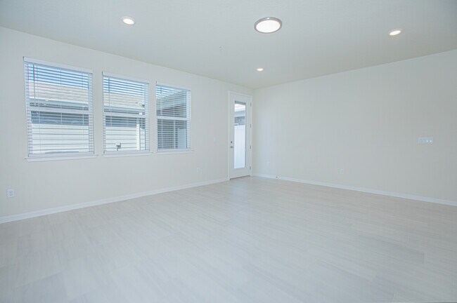 Building Photo - 14310 Sapelo Beach Dr