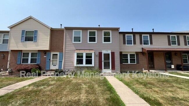 Building Photo - 176 Russets Cir