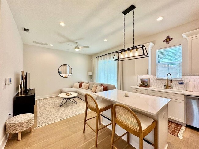 Building Photo - 3722 W Mango Ave