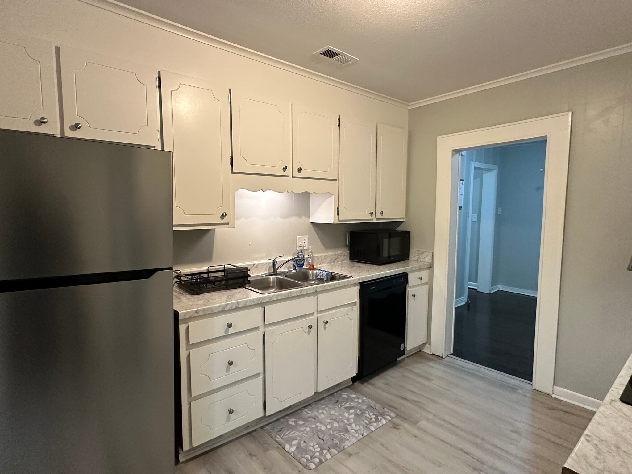 Building Photo - 505 Ward Ave NE