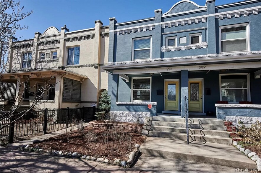 Building Photo - 251 S Lincoln St
