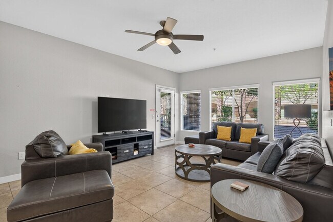 Building Photo - 5350 E Deer Valley Dr