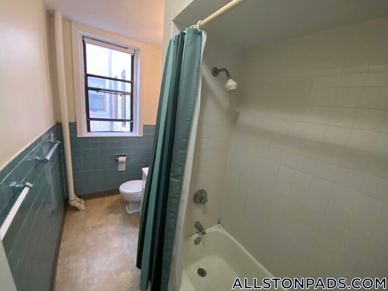 Building Photo - 1135 Commonwealth Ave