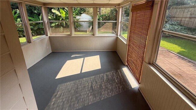 Building Photo - 3897 Saddlecreek Dr