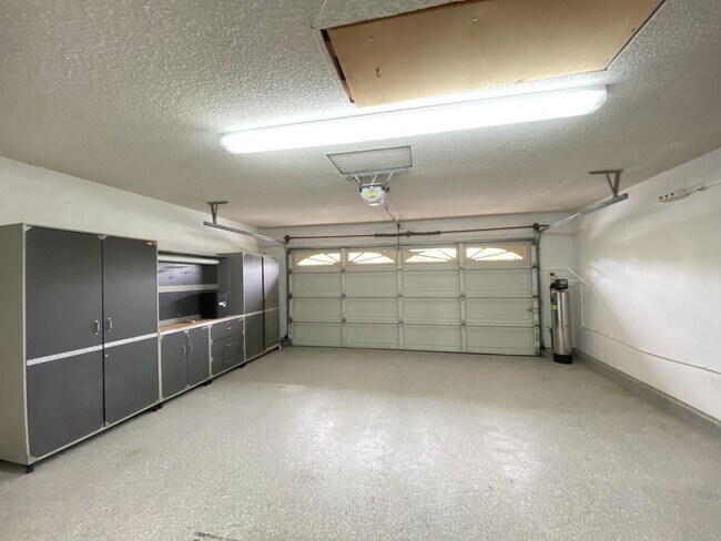 Building Photo - 2620 El Aguila Ln