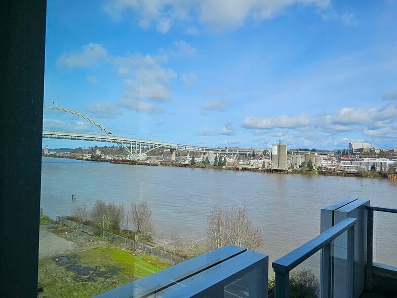 Building Photo - 1310 NW Naito Pky