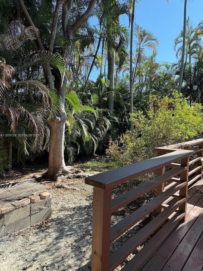 Building Photo - 1811 N 40th Ave