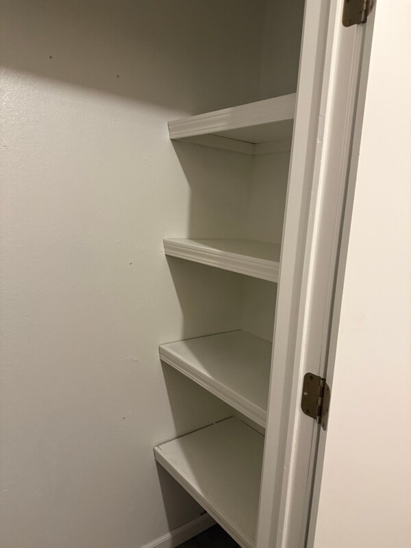 Building Photo - 1716 N Butternut Ave