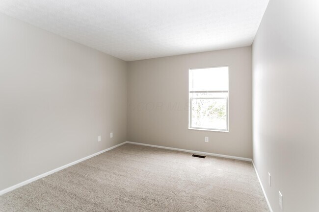 Building Photo - 2980 Blue Moon Dr