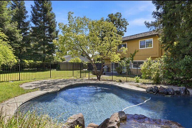 Building Photo - Wonderful 4bd/2.5ba Cameron Park Home with Pool and RV Access!
