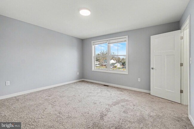 Building Photo - 120 HART Ln