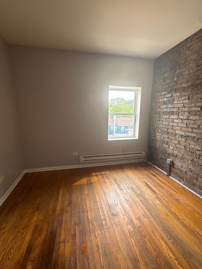 Building Photo - 1613 W 87th St