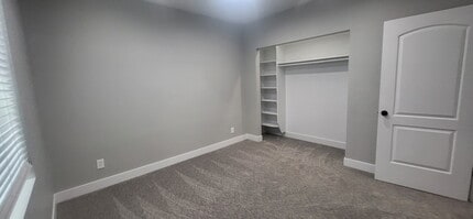 Building Photo - 393 S Cor Vw Dr