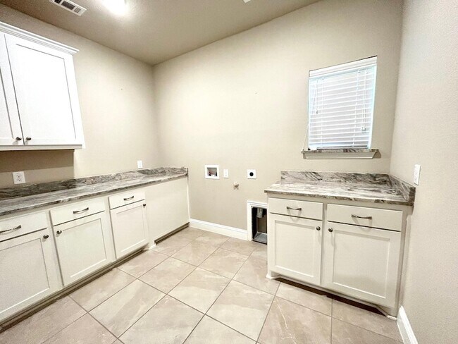 Building Photo - 1400 Via Toscana Ln