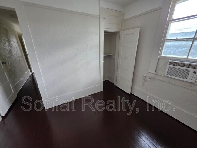 Building Photo - 4917 Iberville St