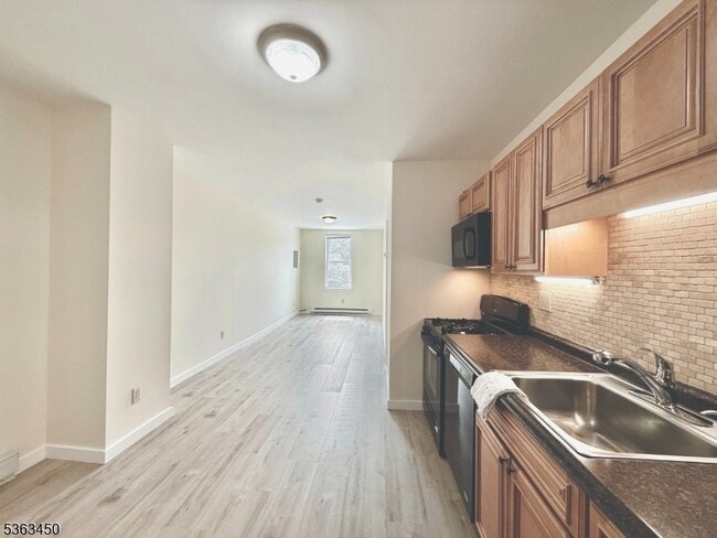 Building Photo - 39 Glenridge Ave