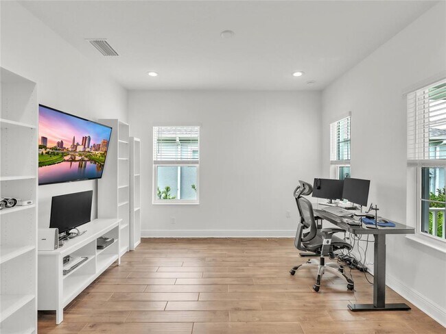Building Photo - 10108 Hammock Brook Dr