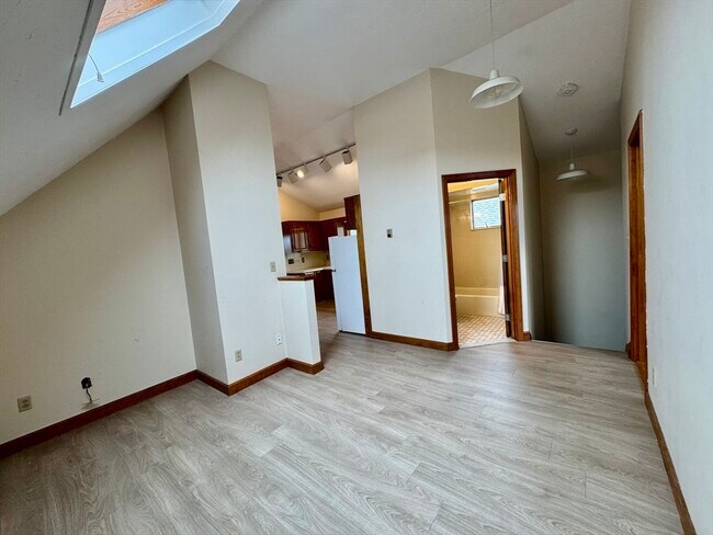 Building Photo - 51 Peirce Ave
