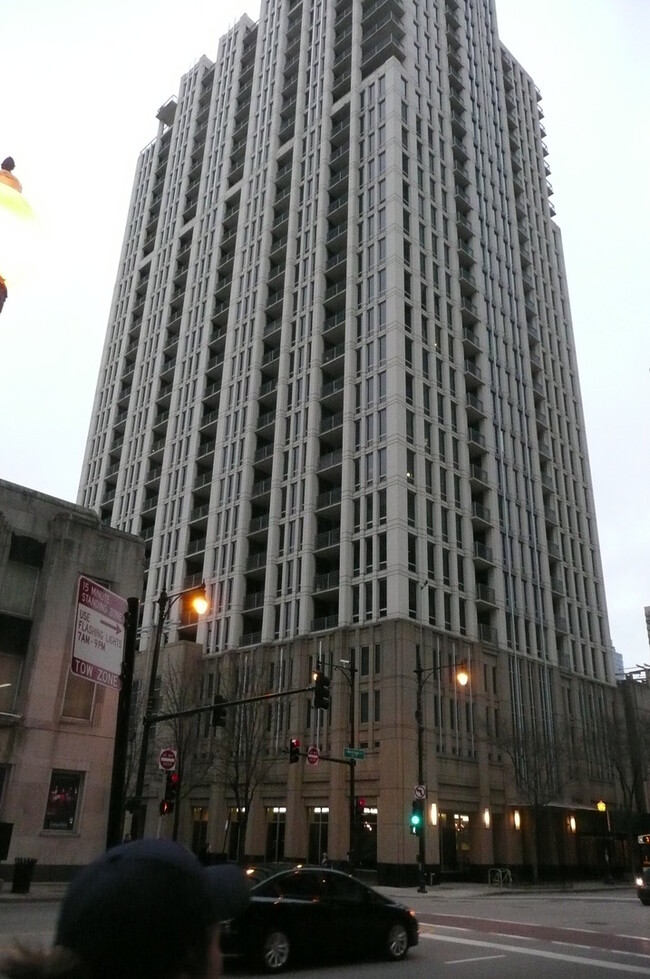 Primary Photo - 1250 S Michigan Ave