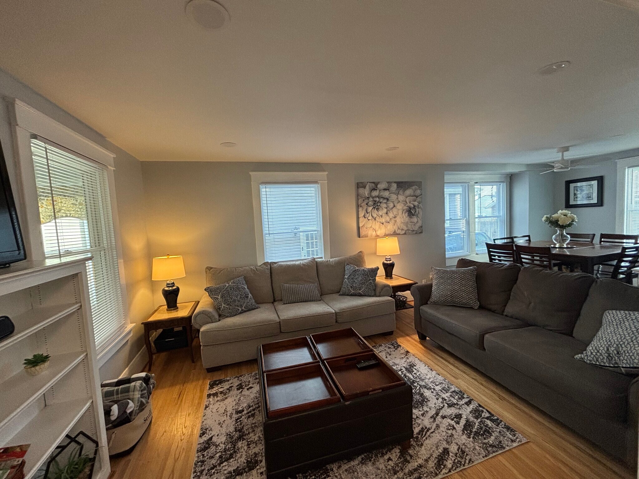 Building Photo - 18 Deland Park a